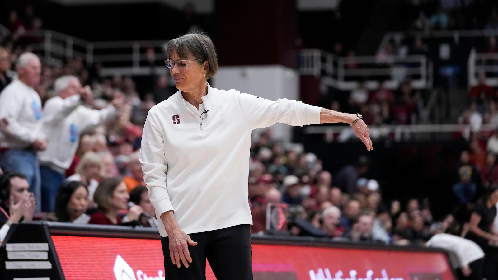 Tara VanDerveer: Breaking Barriers and Facing Speculations in College Basketball