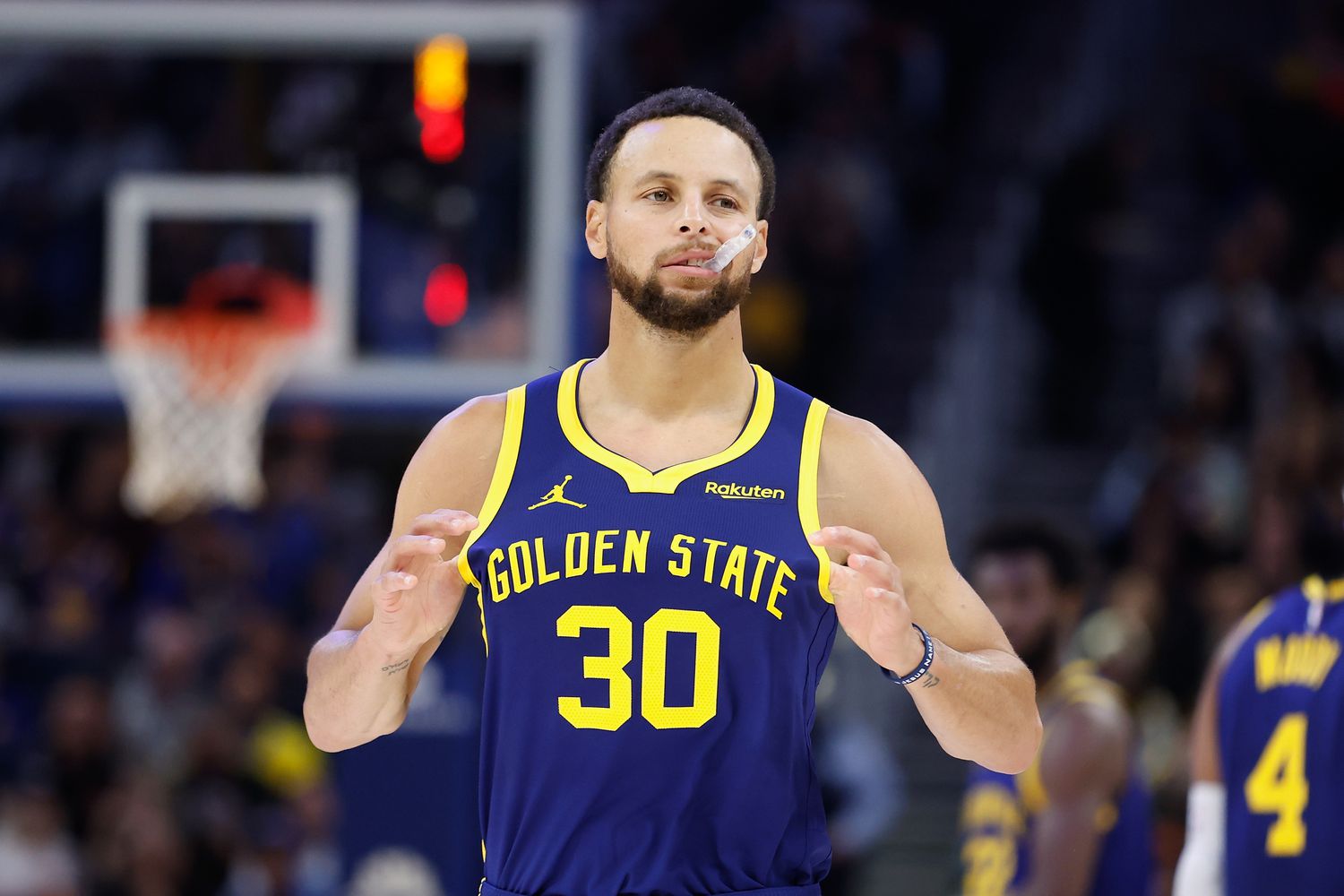 Warriors in Turmoil Stephen Curry Speaks Out on Trade Rumors Amidst Harrison Barnes' Stellar Return