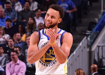 Warriors in Turmoil Stephen Curry Speaks Out on Trade Rumors Amidst Harrison Barnes' Stellar Return