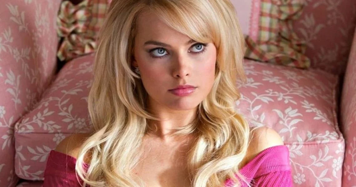 Margot Robbie Advocates for Mystery in Film: Pioneering Brief Teasers Over Full-Length Trailers