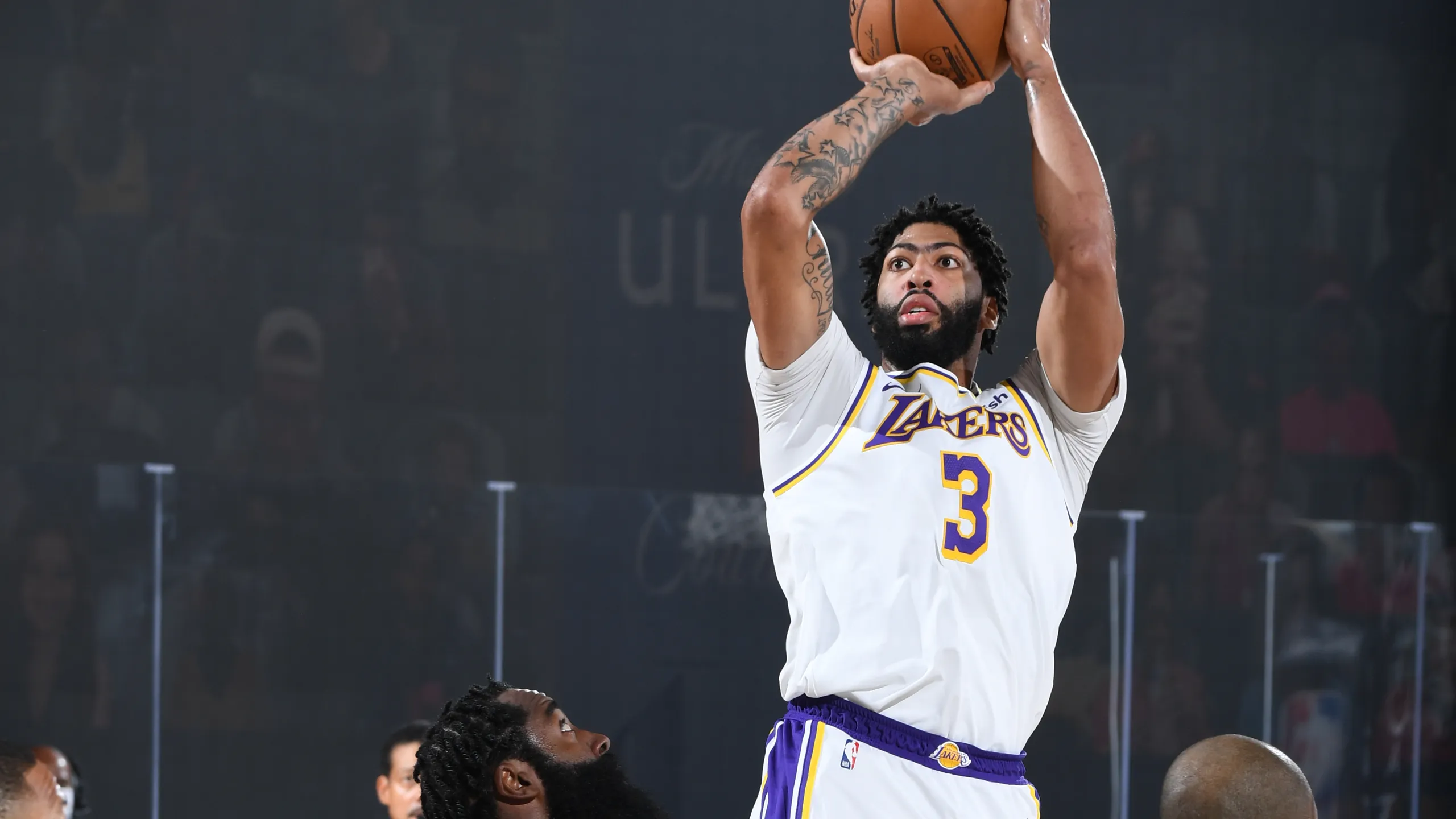 Anthony Davis' Struggle with Injuries A Deep Dive into the Lakers' Current Predicament.