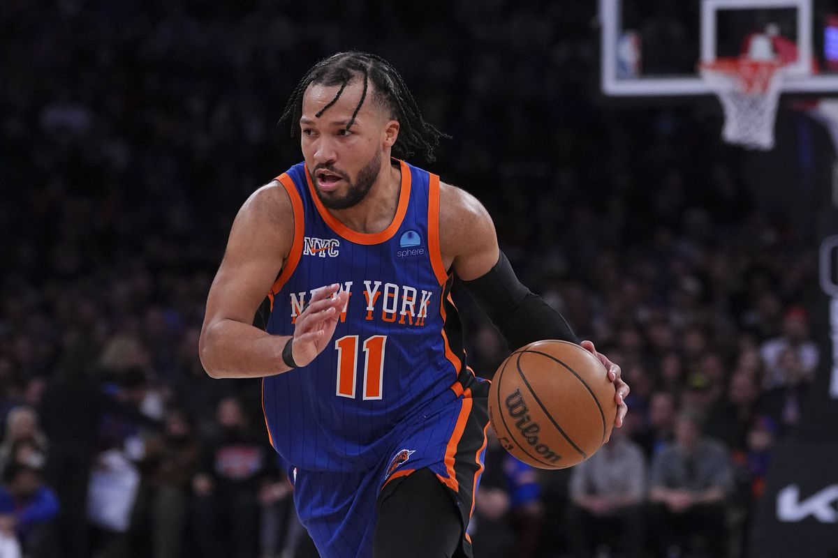 Knicks Eye Jazz Duo as Trade Deadline Looms A Deep Dive into NBA's Latest Buzz.