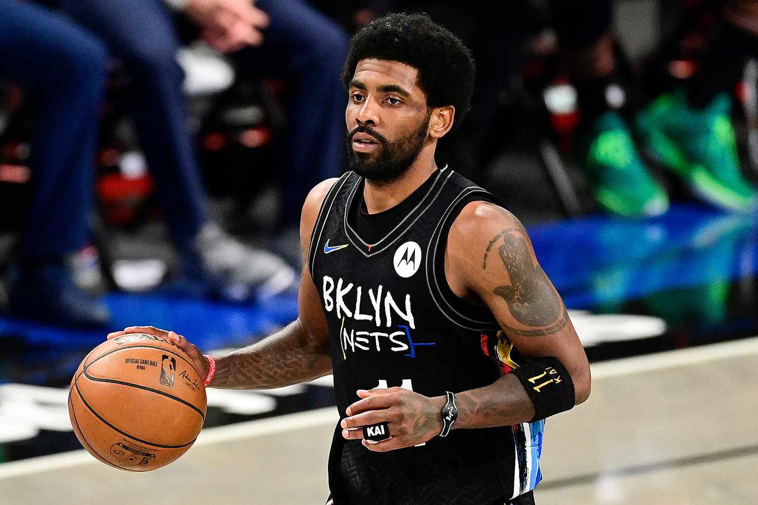 Kyrie's Big Comeback: How Soon Will the Mavericks Star Hit the Court Again?