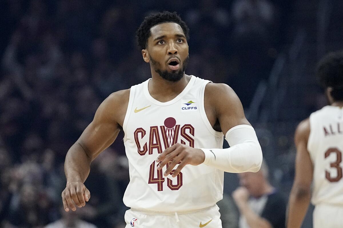 Lakers Eye Cavaliers' Donovan Mitchell A Strategic Move for LA's Championship Quest