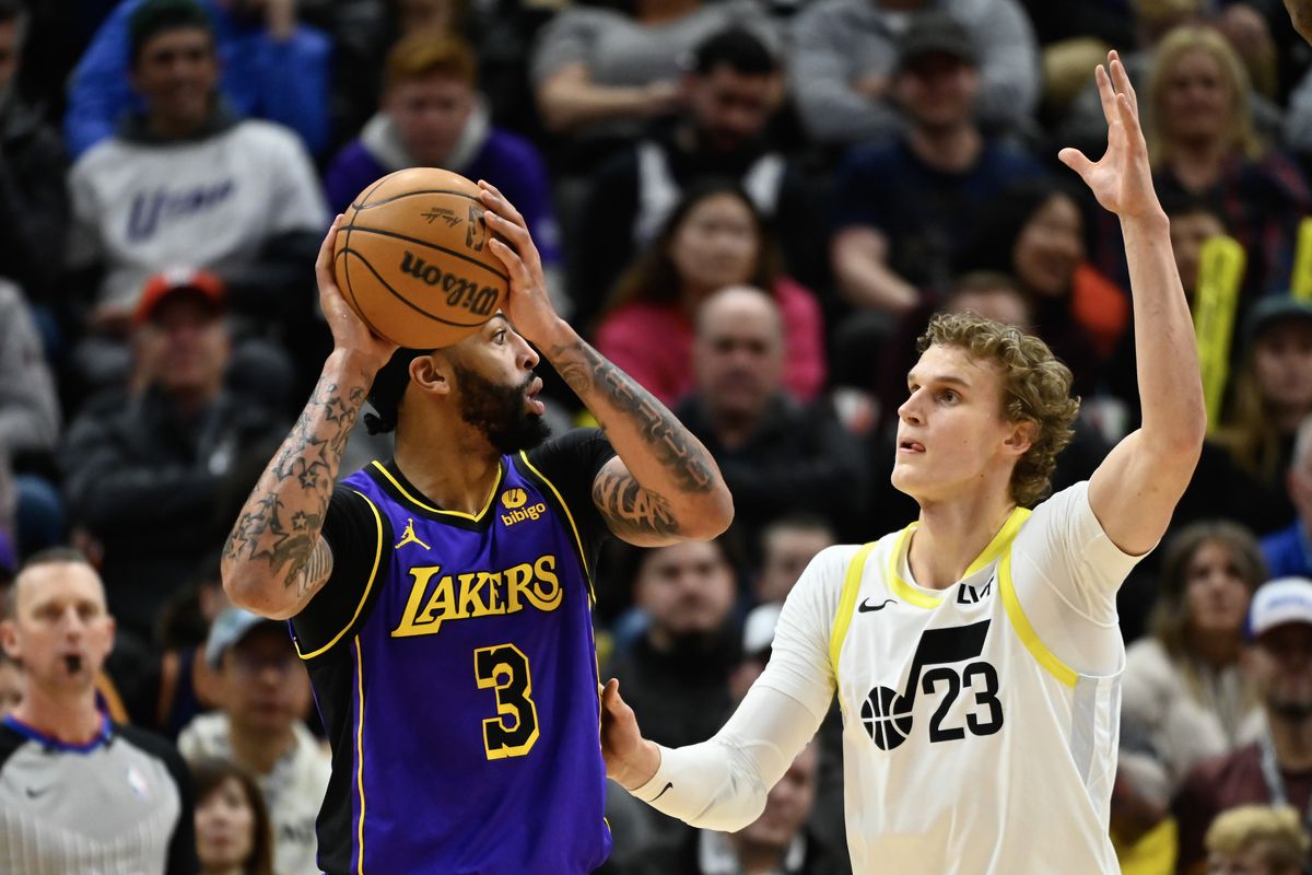 Lakers' Road to Recovery: The Impact of Returning Stars on Playoff Hopes