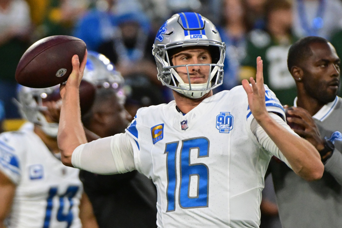 Lions Face Big Choice: Stick with Goff or Trade for Wilson? Inside the Quarterback Drama Shaking Up Detroit