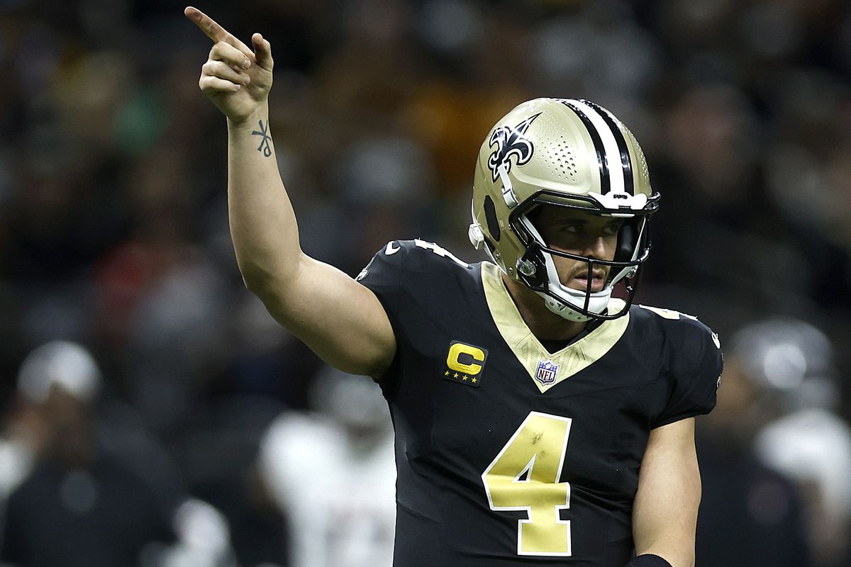 Saints' Quarterback Conundrum The Derek Carr Dilemma and Draft Day Decisions