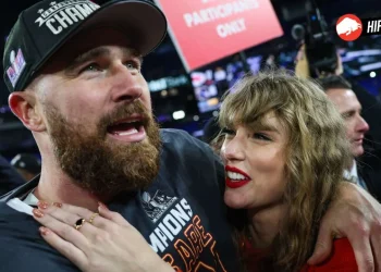 Taylor Swift Cheers On NFL Beau Travis Kelce at Sydney Concert A Viral Love Note From the Eras Tour3