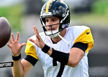 The Pittsburgh Steelers' Quarterback Quandary Sticking with Kenny Pickett Amidst Fan Concerns0987