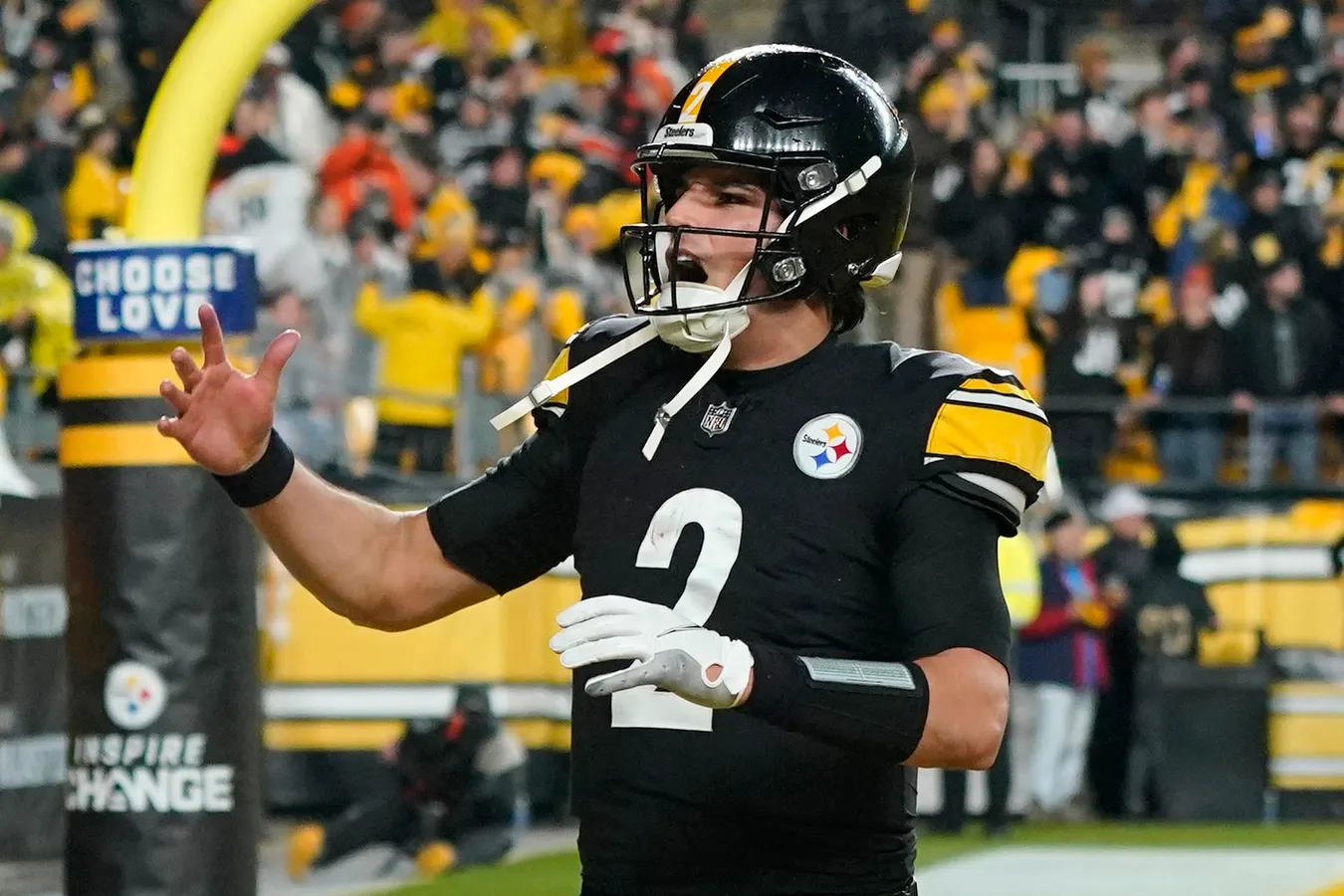 The Pittsburgh Steelers' Quarterback Quandary: Sticking with Kenny Pickett Amidst Fan Concerns