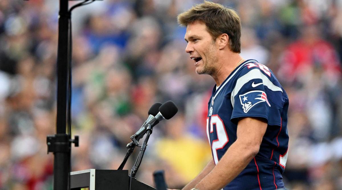 Tom Brady's Epic Rise The True Story Behind the Patriots' Game-Changing Switch 