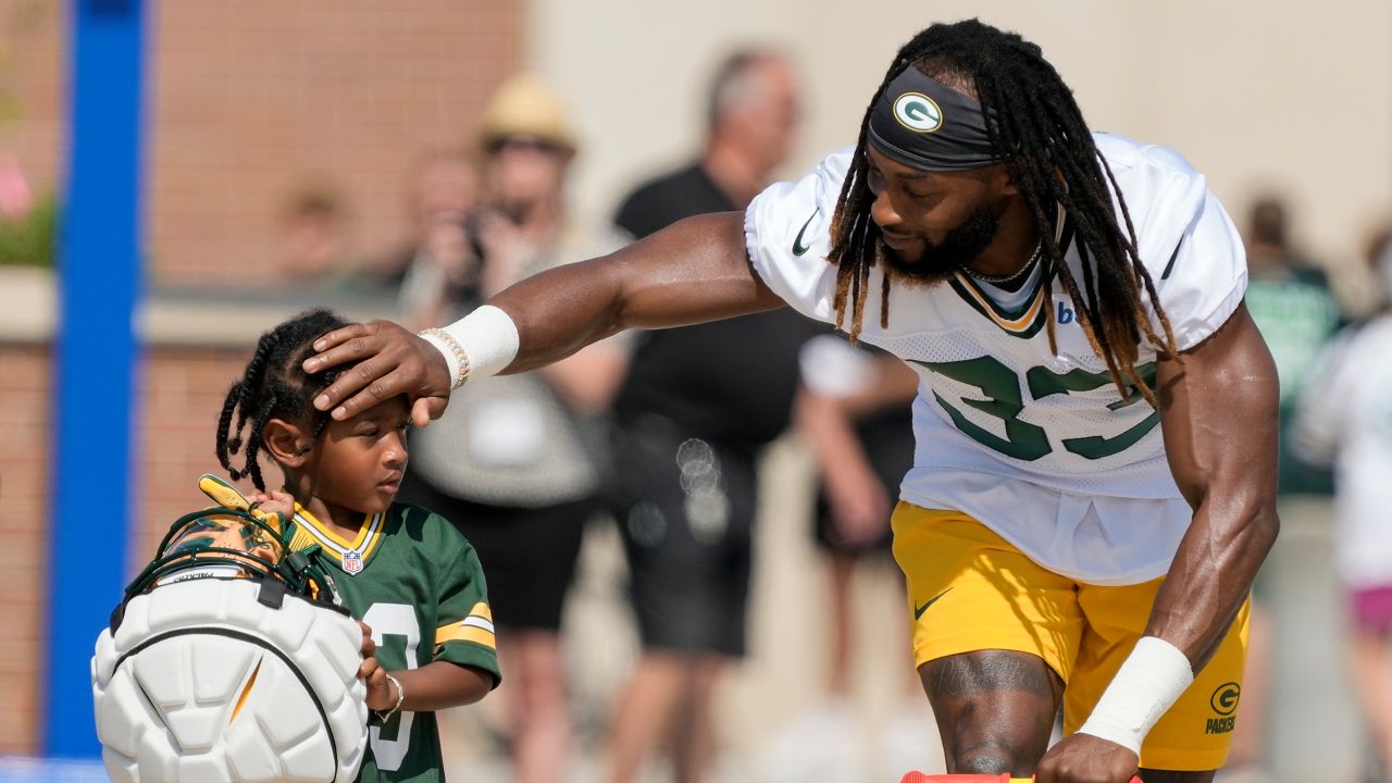 Aaron Jones' Shocking Move A Deep Dive into NFL Free Agency Drama