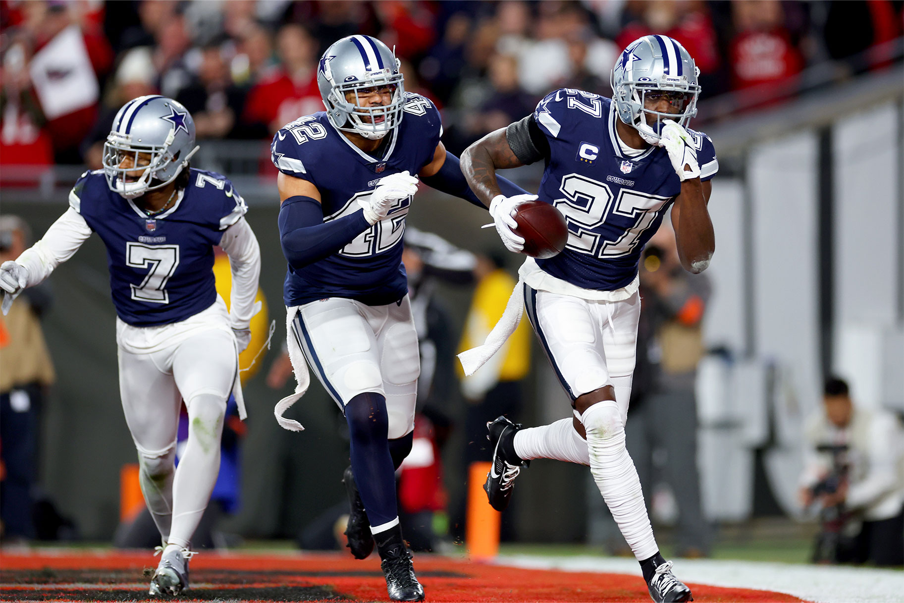 NFL News: Dallas Cowboys and Minnesota Vikings Exploring Blockbuster Draft Pick Trade to Bolster Rosters!