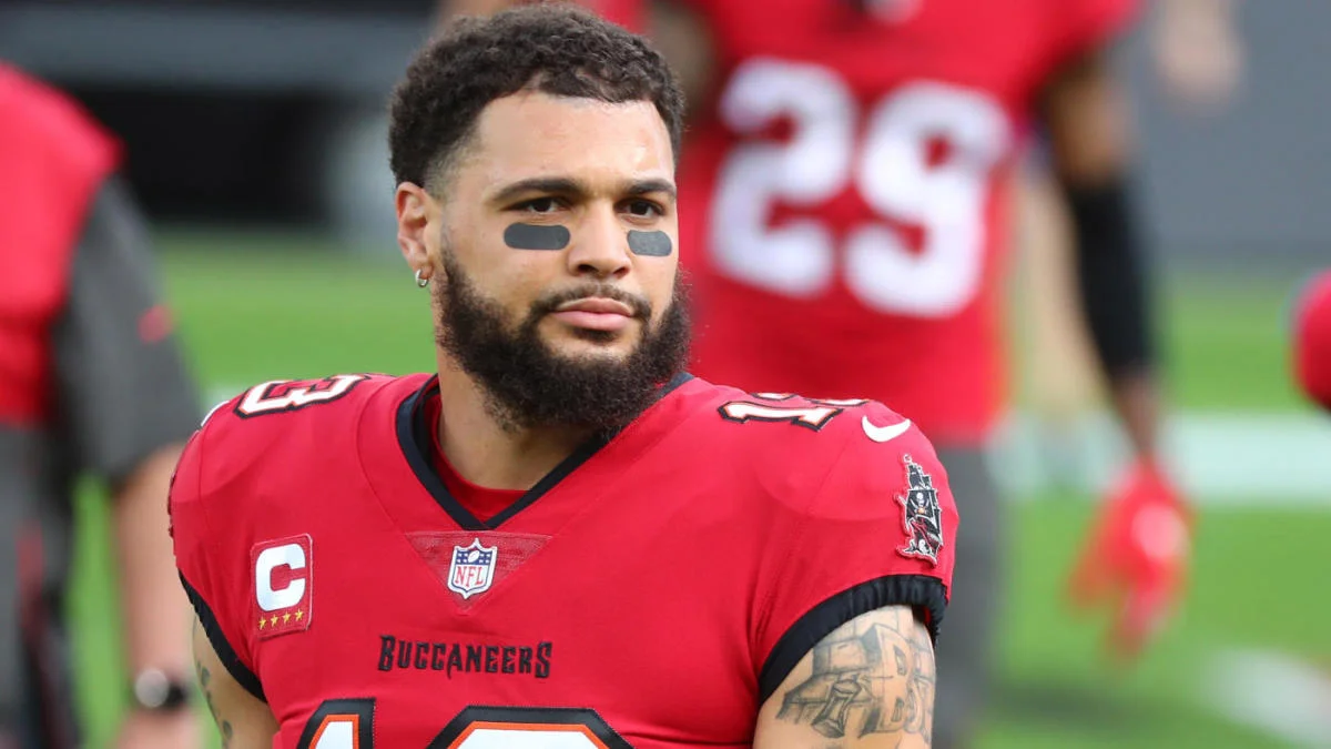 Breaking Down the Buccaneers' Winning Move Mike Evans' Game-Changing Contract Explained--