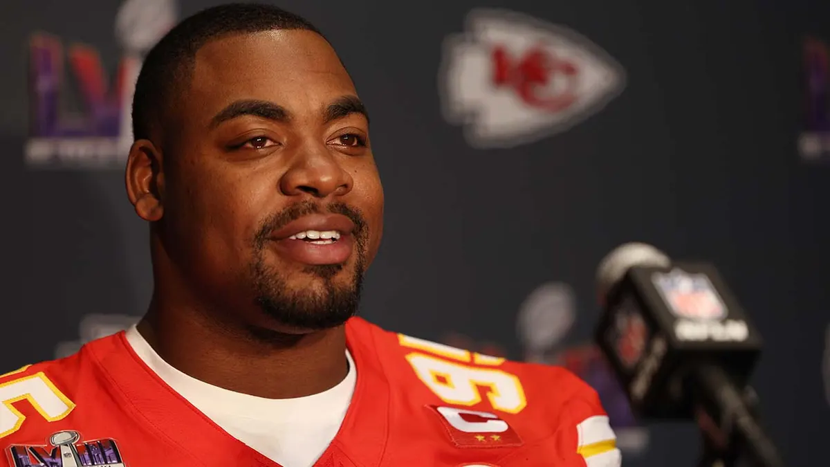 Chiefs Hustle to Secure Star Duo Jones and Sneed Inside the Playbook for 2024's NFL Showdown