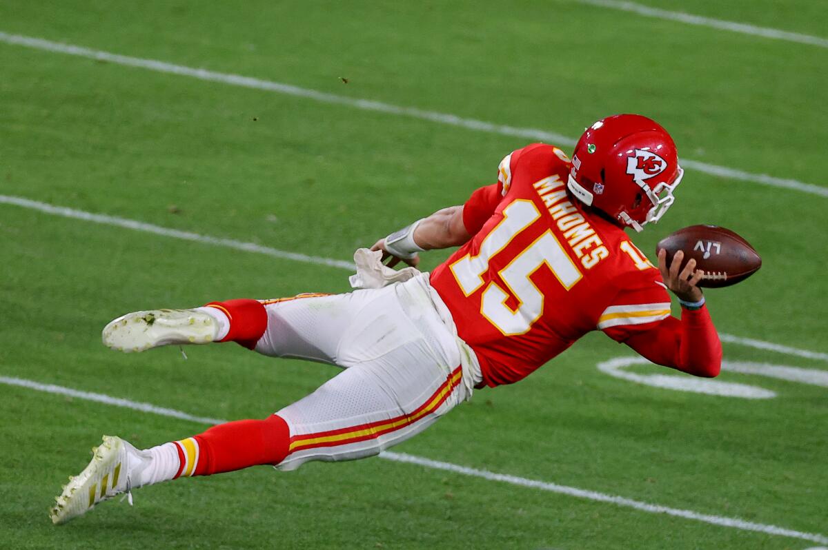 Chiefs' Latest Power Move: Patrick Mahomes Buzzes Over Hollywood Brown's Arrival - A Game Changer?