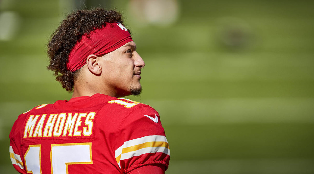 Chiefs' Latest Power Move: Patrick Mahomes Buzzes Over Hollywood Brown's Arrival - A Game Changer?