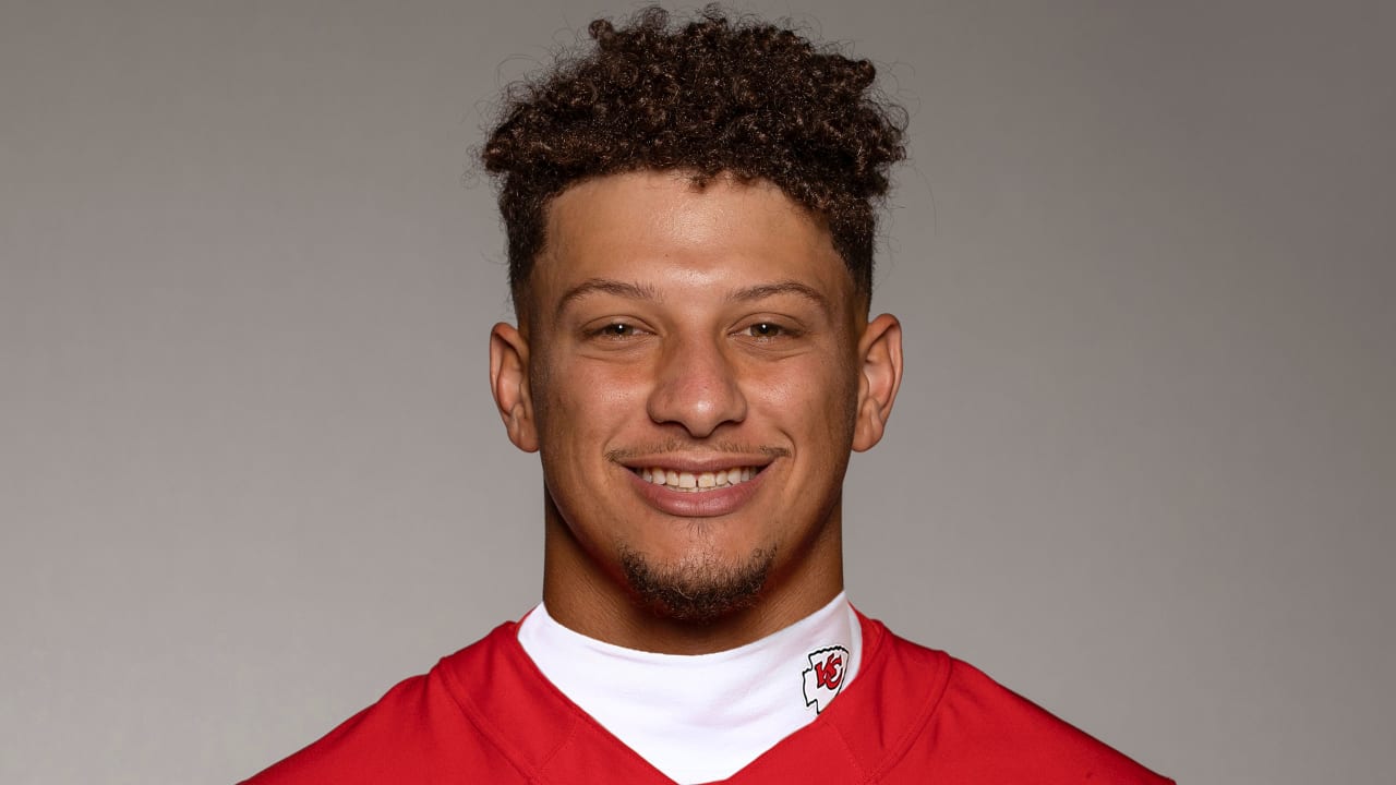 Chiefs' Latest Power Move: Patrick Mahomes Buzzes Over Hollywood Brown's Arrival - A Game Changer?