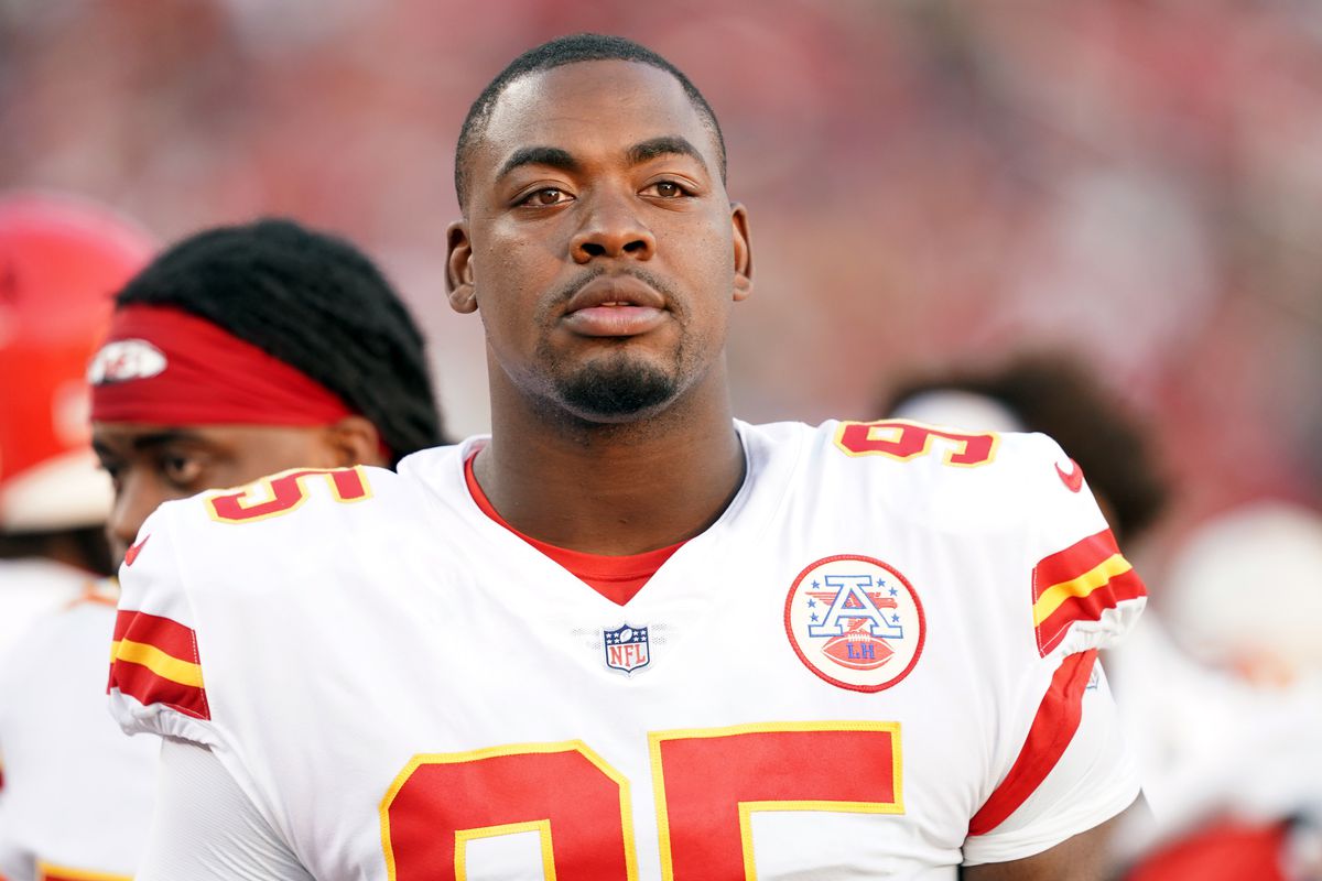 Chris Jones' Future Hangs in the Balance: The Tension Rises in Chiefs Kingdom