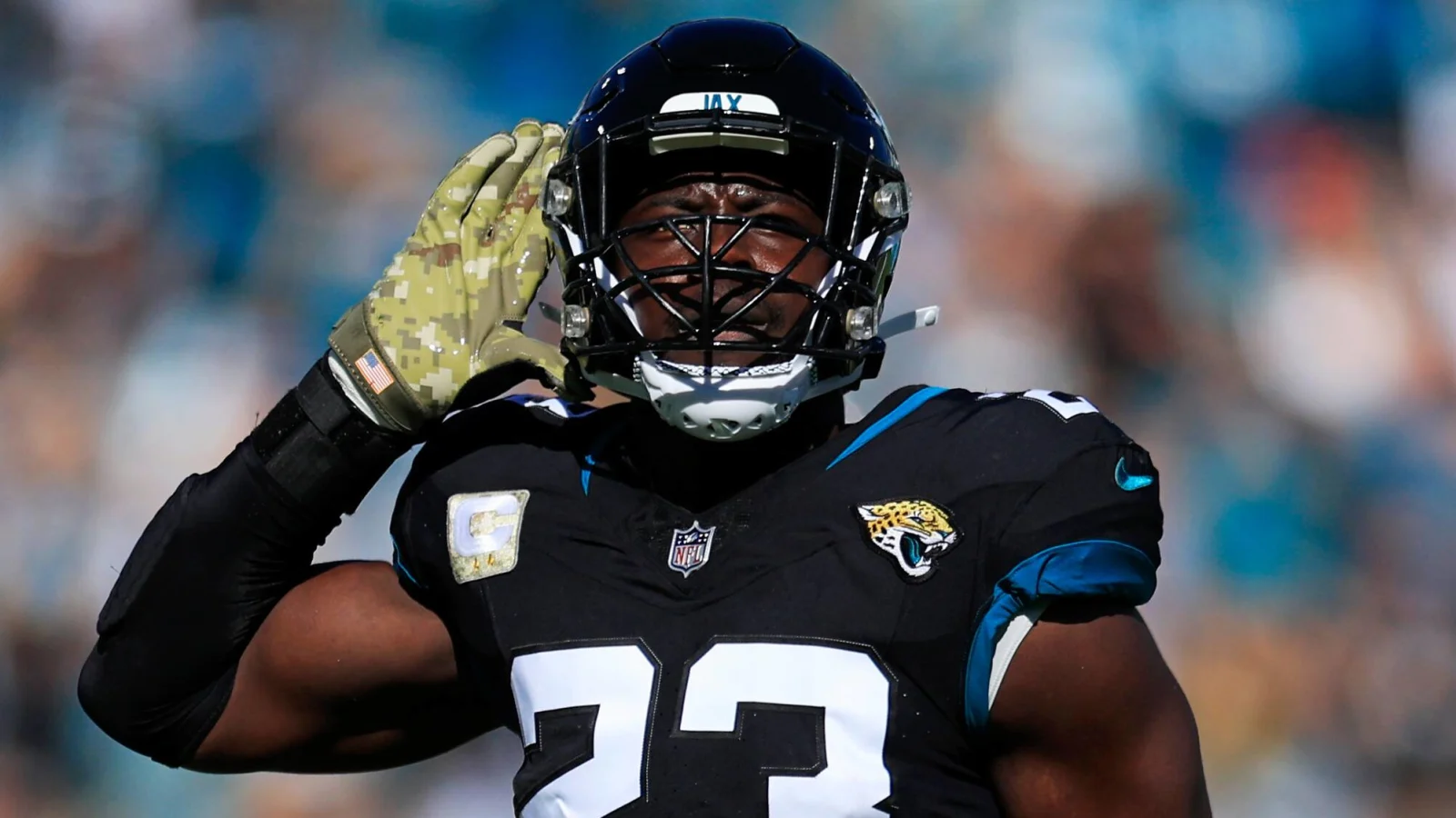 Foyesade Oluokun The Linchpin of Jacksonville Jaguars' Defense Secures His Future