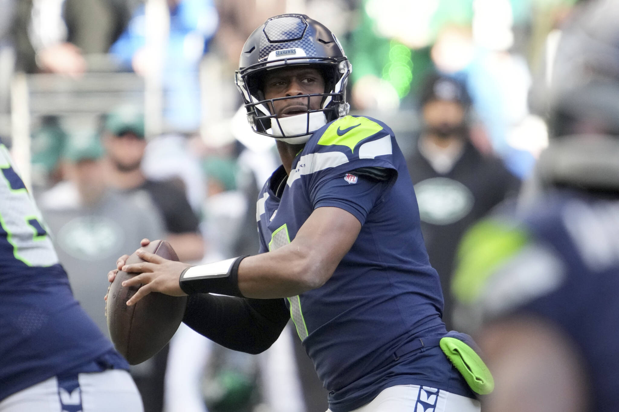 Geno Smith Secures QB1 Spot as Seahawks Embrace New Era Under Mike Macdonald