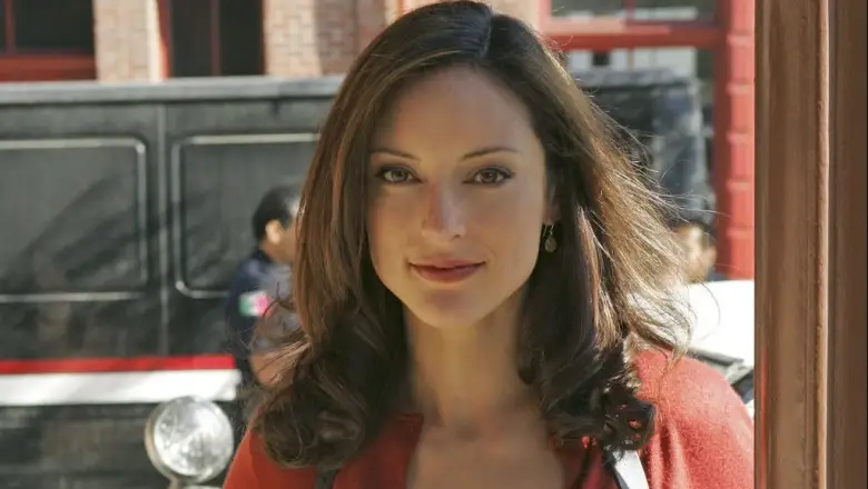 Lola Glaudini, biography