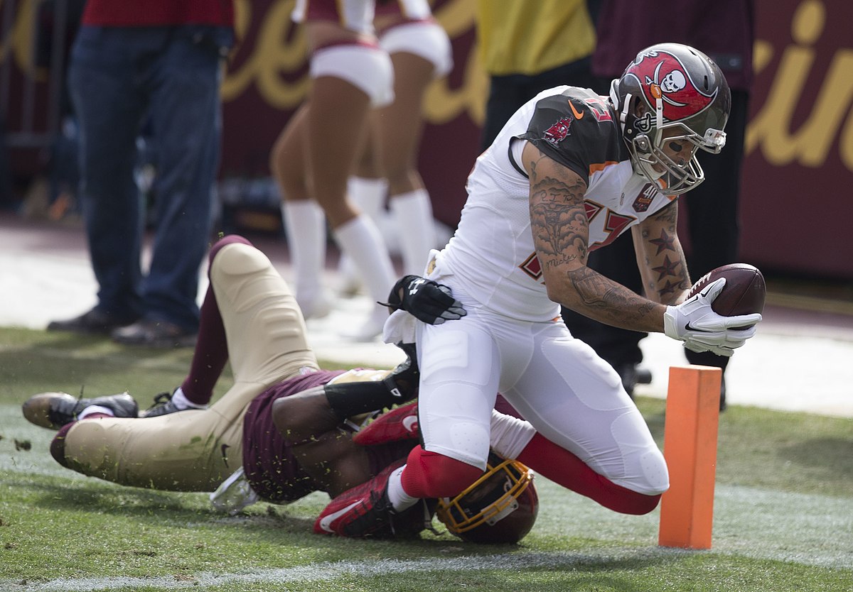 Mike Evans' Stay in Tampa A Family Decision Worth $52 Million..