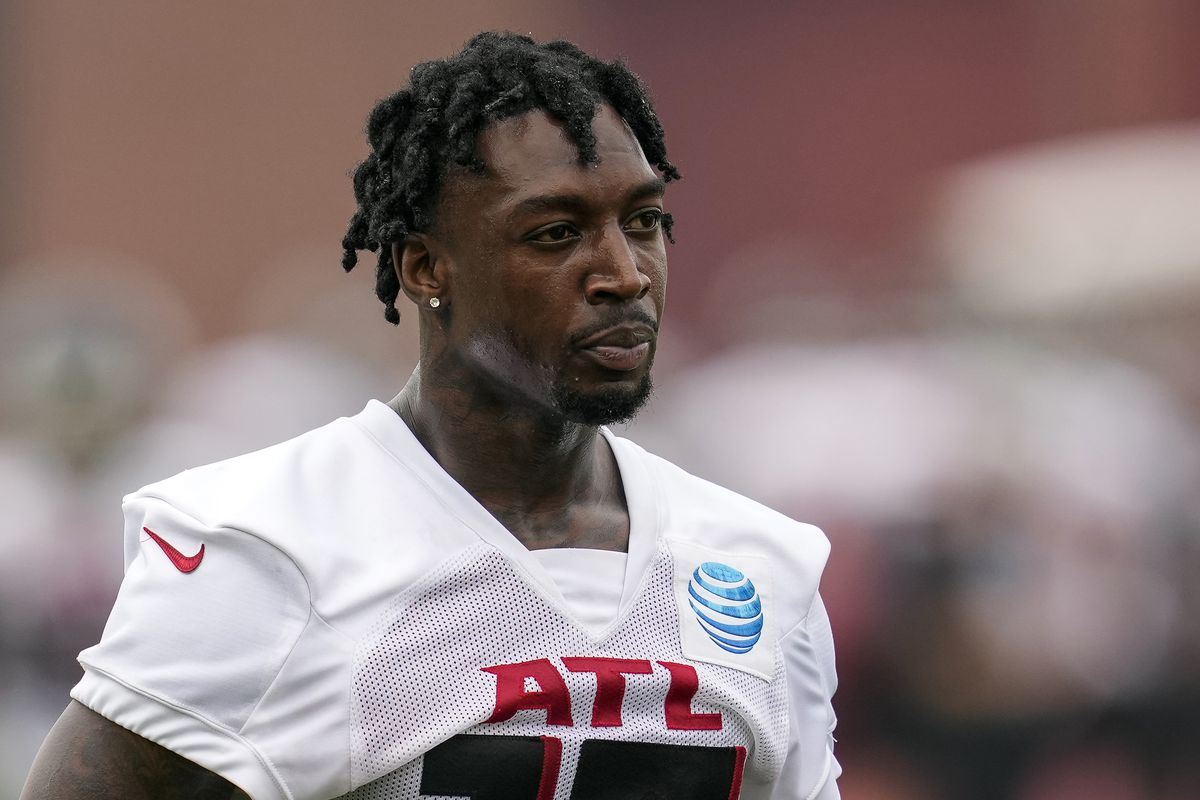 NFL Star Calvin Ridley Picks Family Happiness and Southern Comfort Over Big Money Move to Patriots----