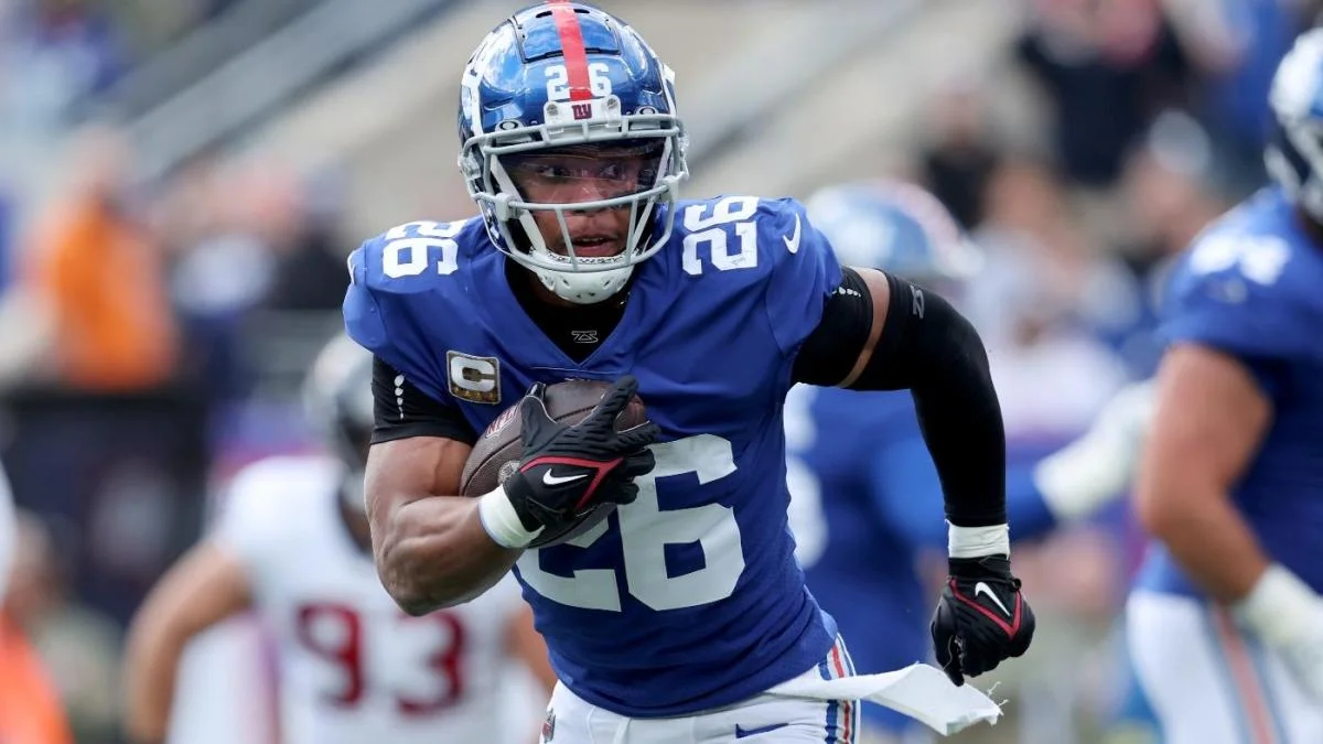 NFL's Hot Topic: Which Team Will Grab Star RB Saquon Barkley in 2024 Free Agency?