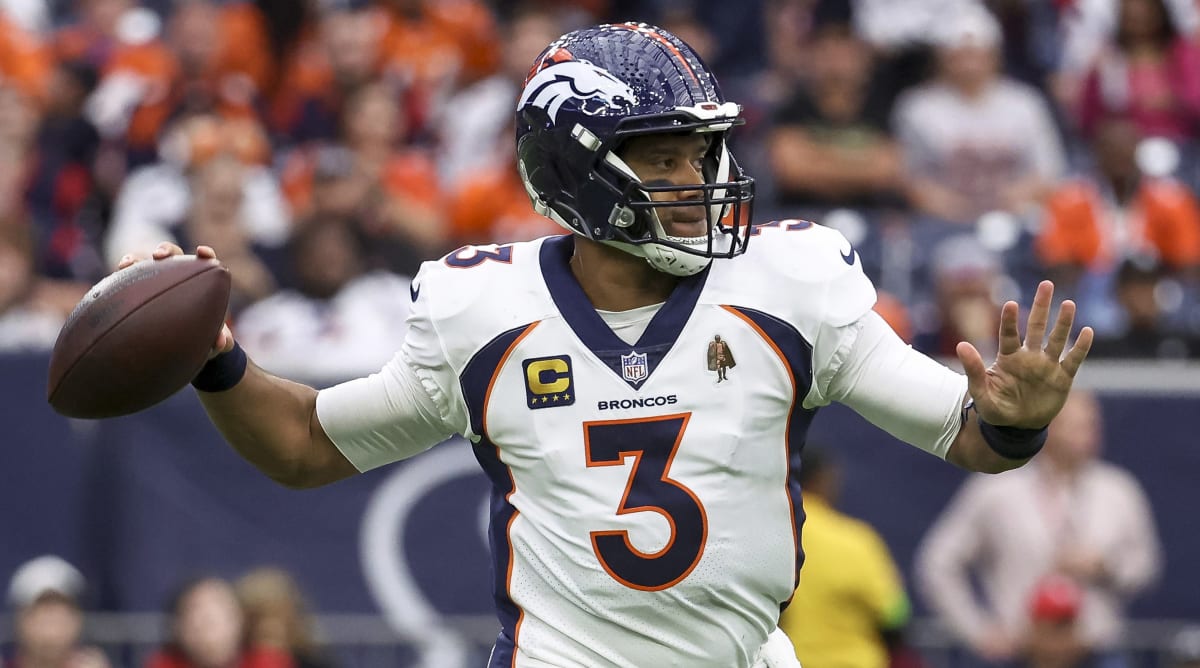  Steelers Showdown: Russell Wilson vs. Justin Fields in Epic QB Face-off