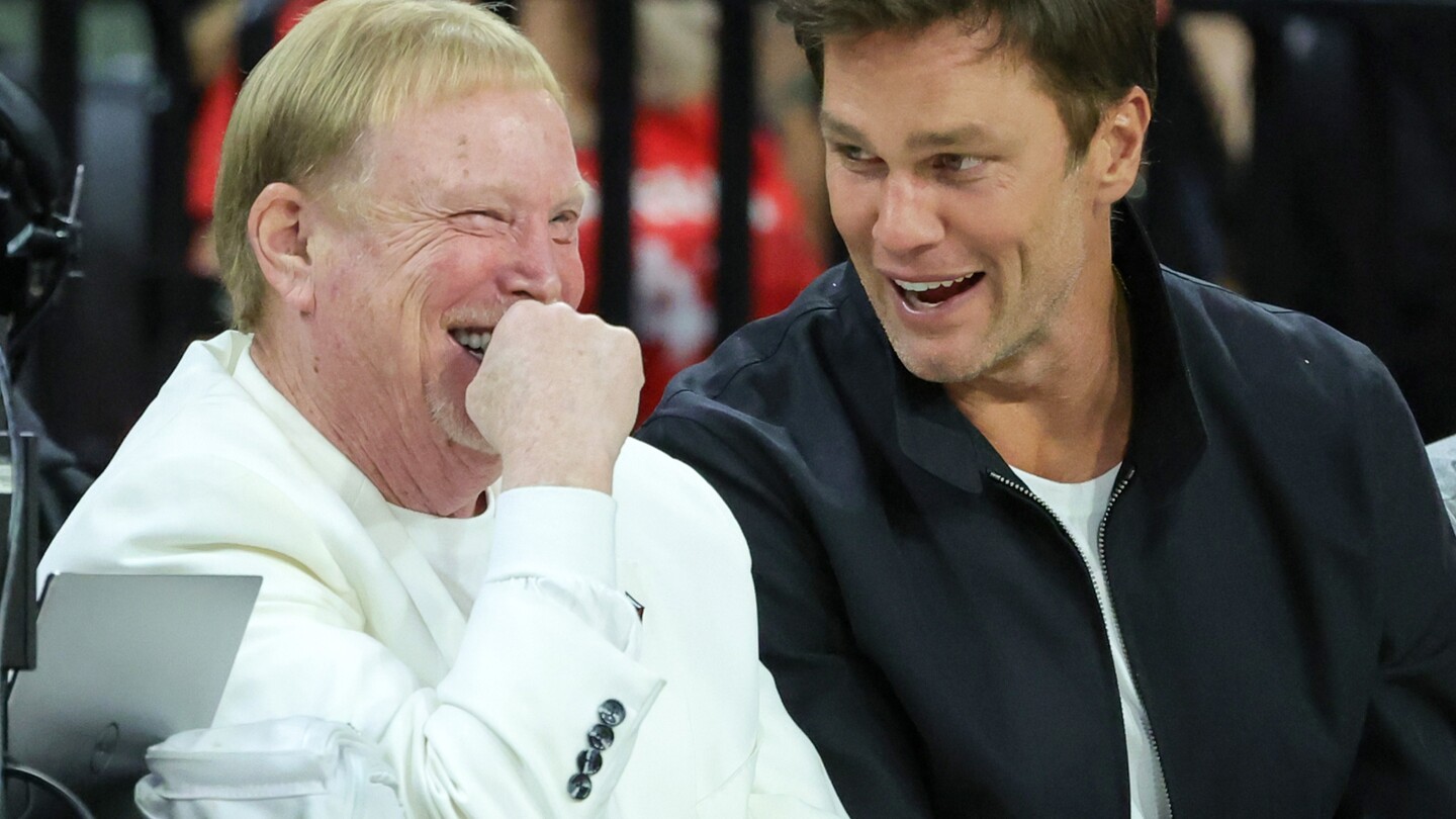 The Inside Scoop o ponudi Toma Bradyja za vlasništvo Las Vegas Raidersa Što je uzrok odgode
