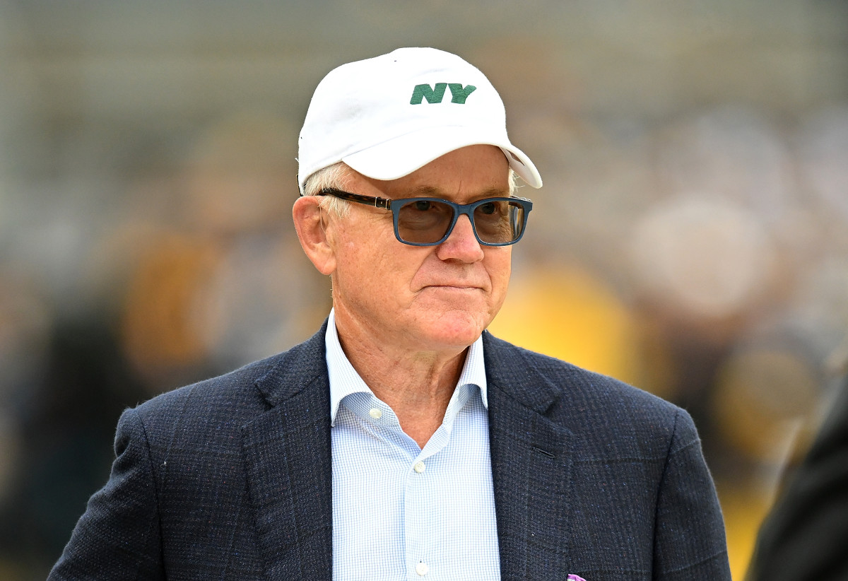 The New York Jets Saga: Woody Johnson, Robert Saleh, and the Tale of a Non-Argument