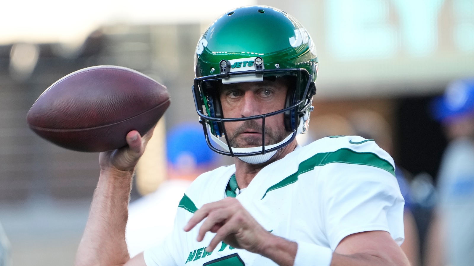  Aaron Rodgers Opens Up About Near Career-Ending Injury and His Comeback Drive for the Jets in 2024