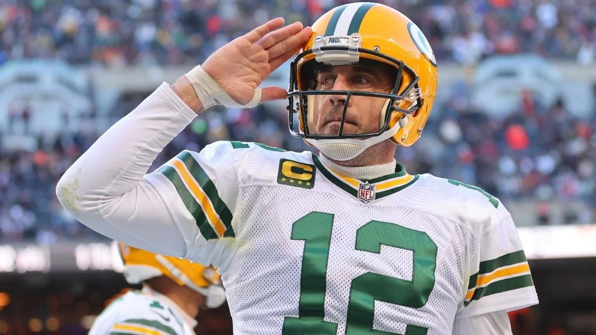  Aaron Rodgers Shows Up Ready: A Fresh Start at Jets' Offseason Camp Ignites Hope