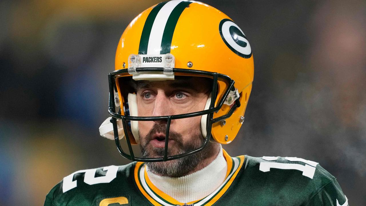 Aaron Rodgers Shows Up Ready: A Fresh Start at Jets' Offseason Camp Ignites Hope