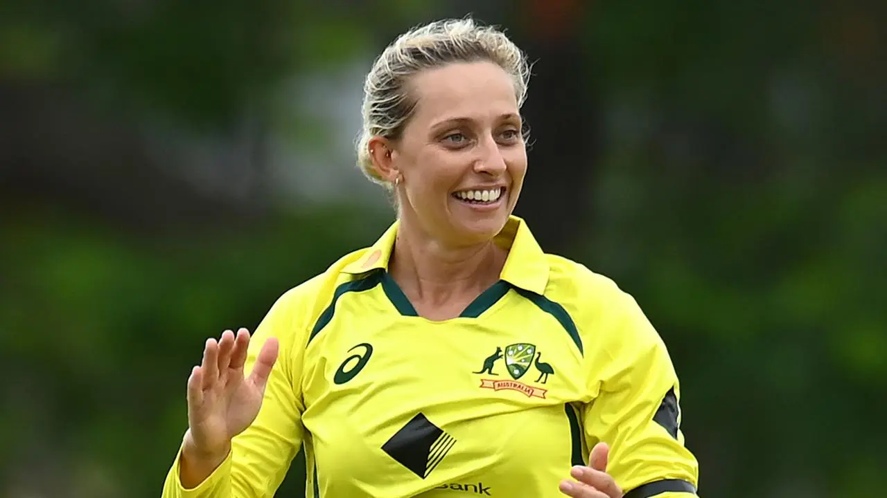 Ashleigh Gardner, cricketer