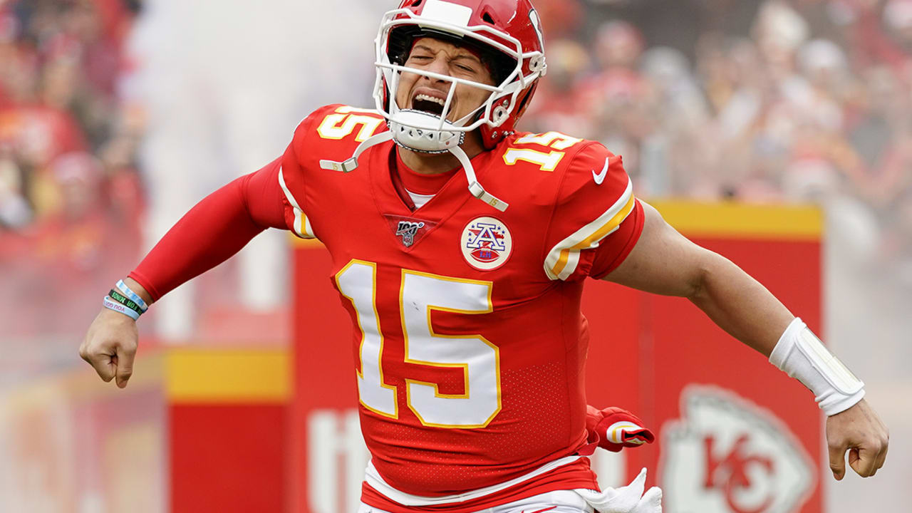 NFL News: Kansas City Chiefs Acquire Young Giant Kingsley Suamataia, The Perfect Addition To Guard Star QB Patrick Mahomes