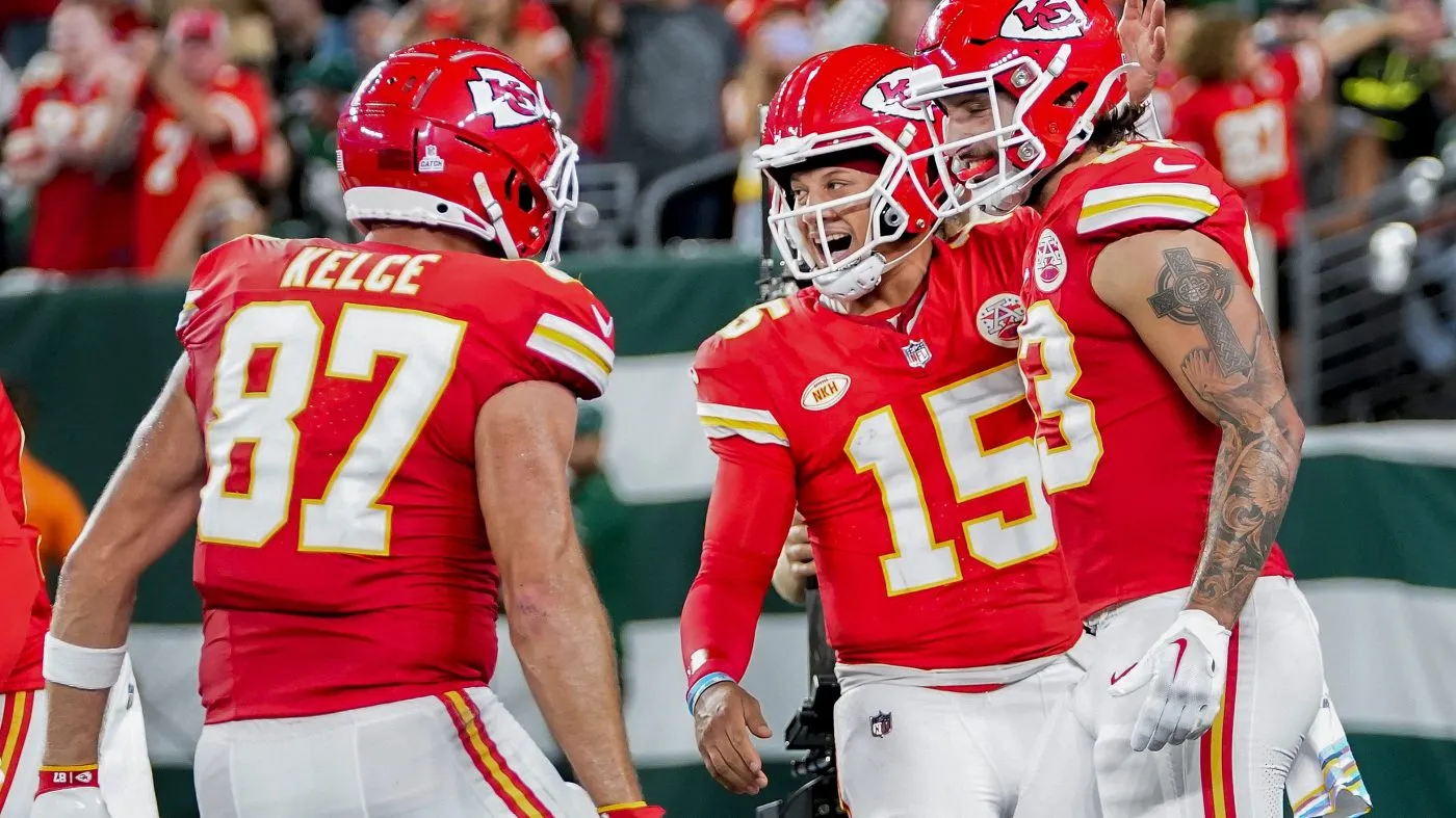 Chiefs Unveil New Super Bowl Banner: Celebrating a Legacy of Wins at Home