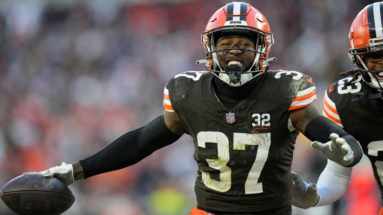  Cleveland Browns Bank on Nick Chubb's Comeback: Inside His Bold 2024 Contract Play