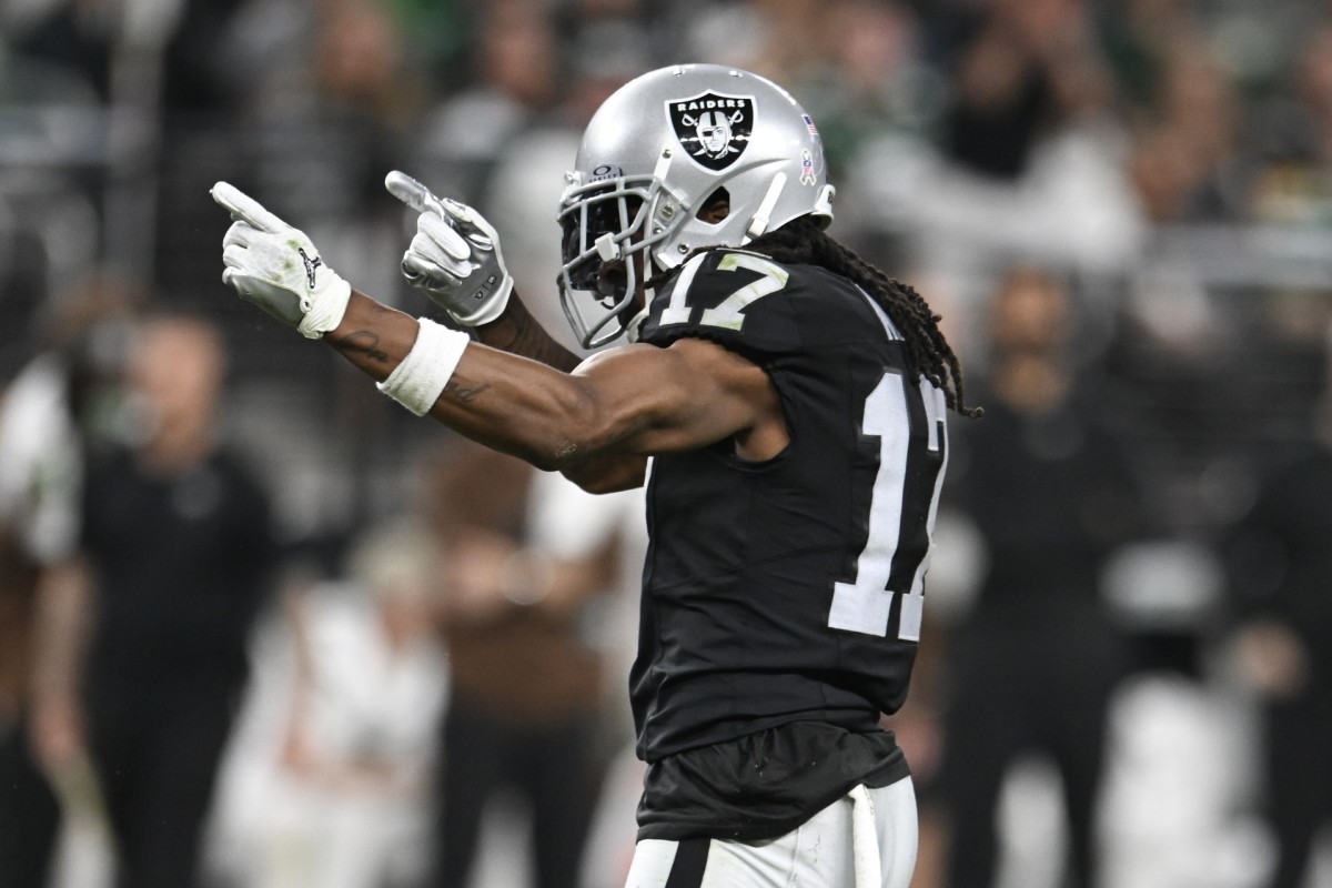  Davante Adams Reaffirms Commitment to Raiders Amidst Speculation