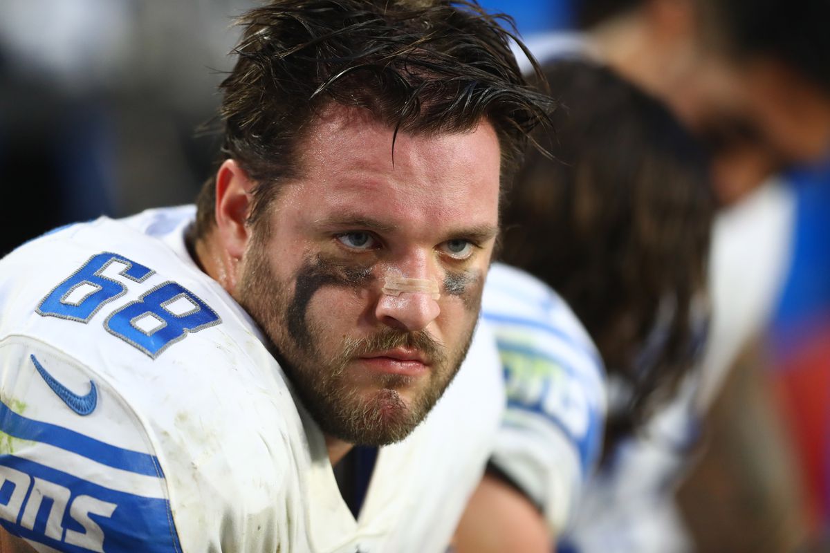  Detroit Lions' Taylor Decker Navigates Recovery and Contract Uncertainty.