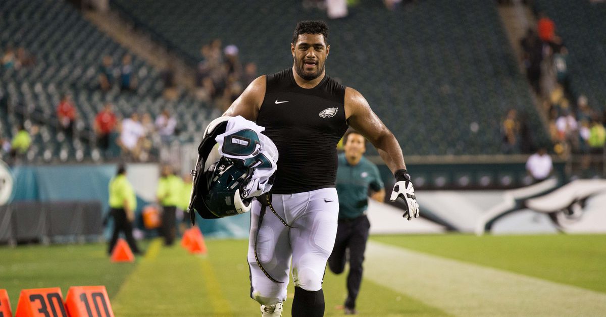  Eagles Secure Future with Record-breaking Deal for Jordan Mailata.