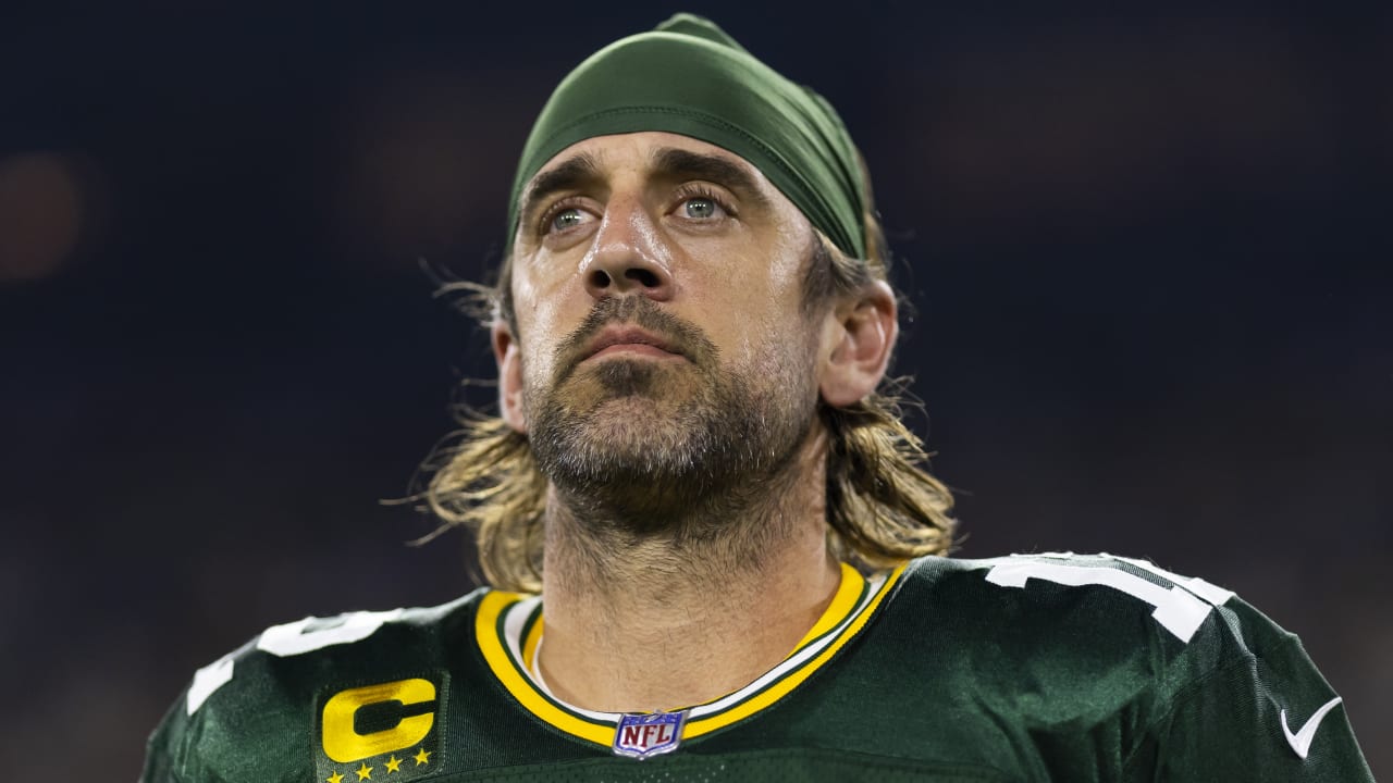 Jets Fans Buzz: Aaron Rodgers Teams Up With Mike Williams for an Epic Comeback Season