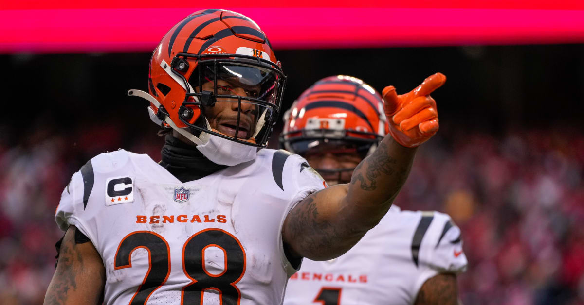  Joe Mixon's Fresh Start Unpacking the Houston Texans' Strategic Trade Move.