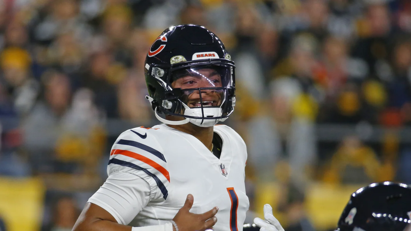 Justin Fields Starts New Chapter with Steelers, Faces Big Challenges as Backup QB