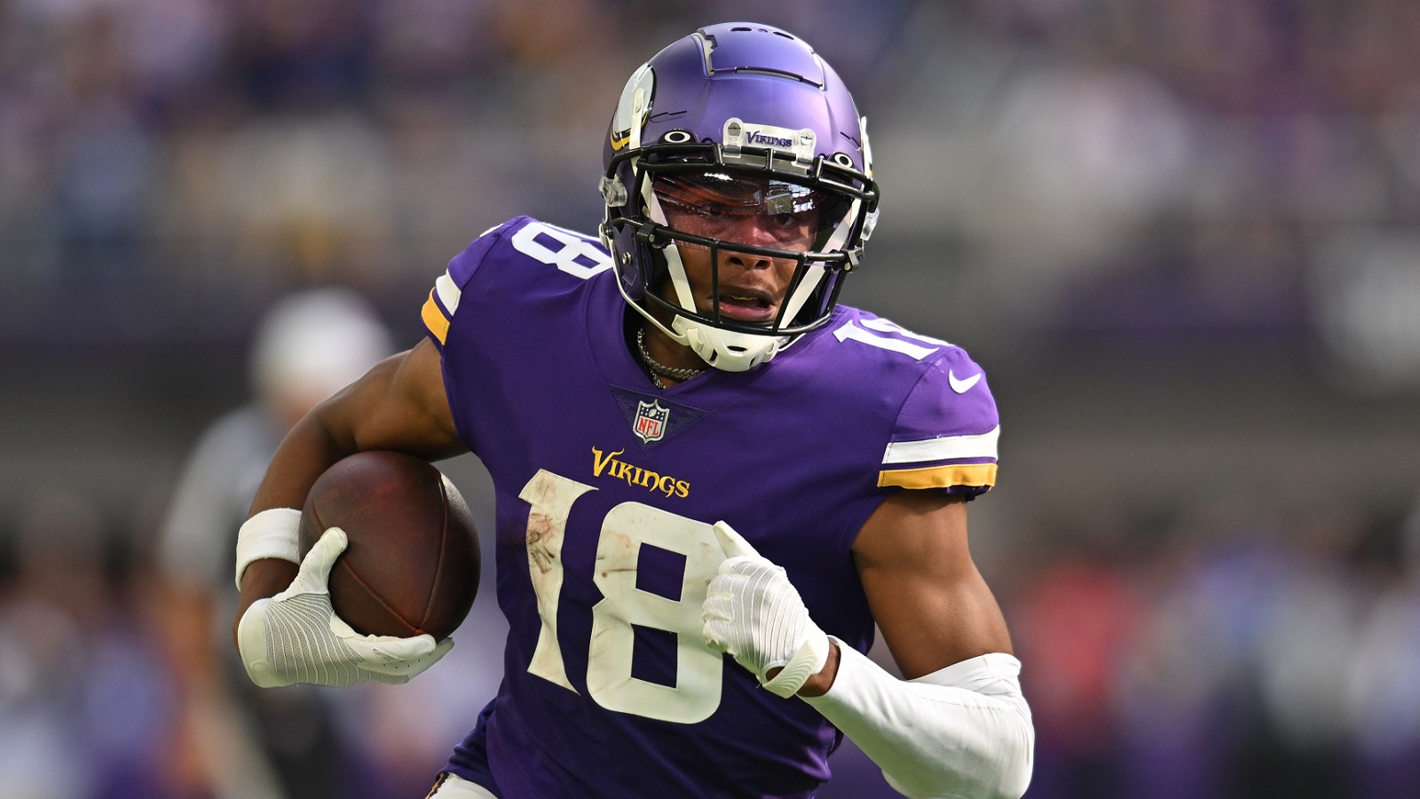  Justin Jefferson's Social Media Sparks Contract Speculation: Is a Vikings Deal Imminent?