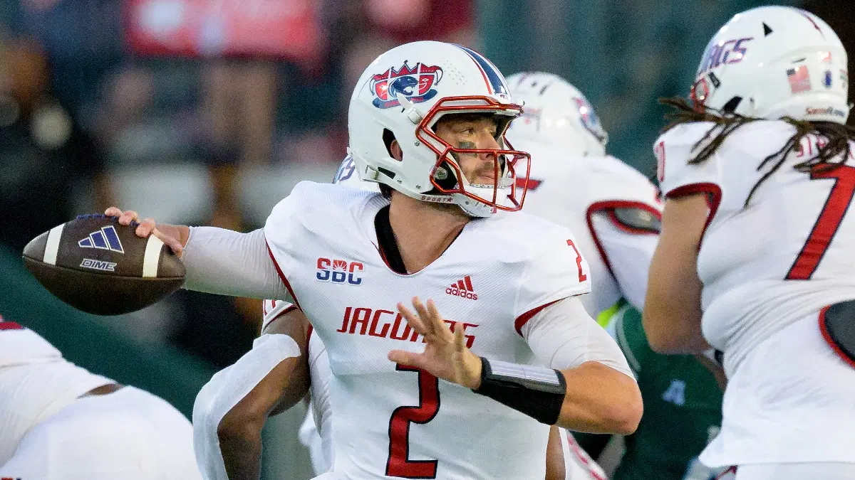  Meet the Eagles' New Secret Weapon: College Star QB Carter Bradley Could Shake Up the NFL Draft