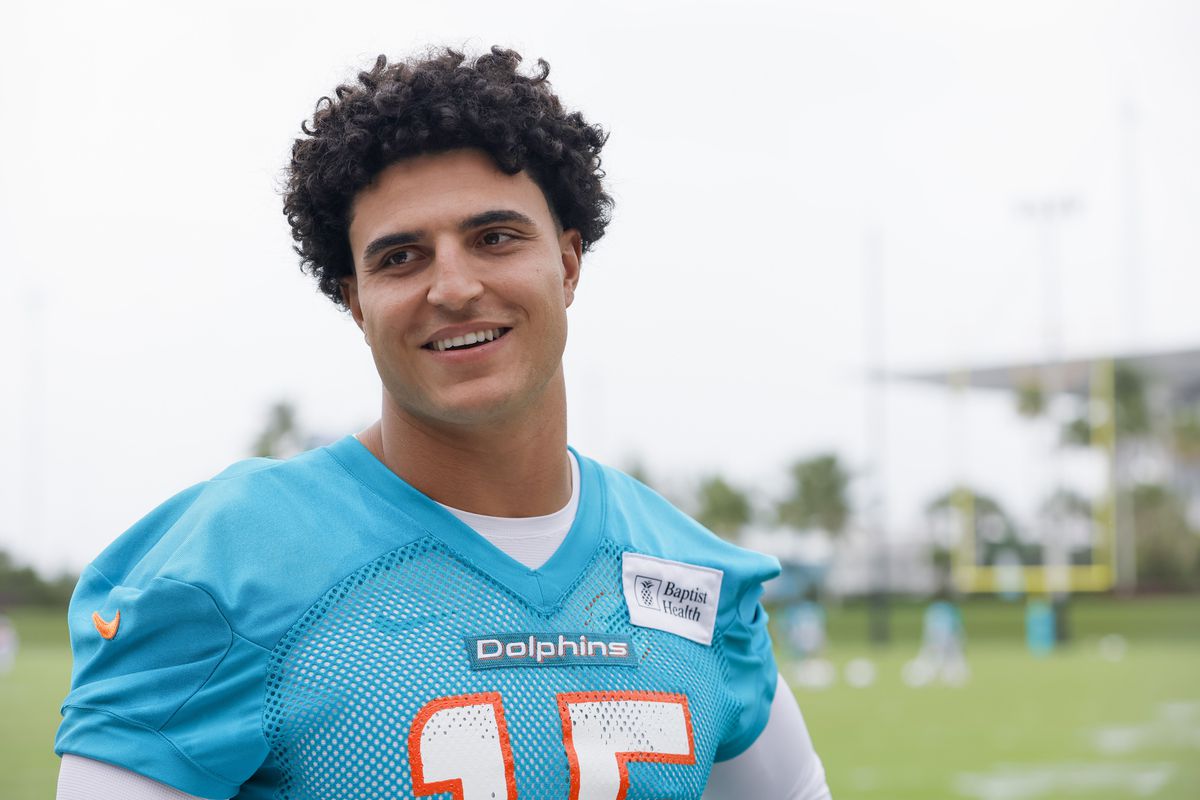  Miami Dolphins' Jaelan Phillips Eyes Comeback After Injury, Aims to Boost Defense for 2024 Season