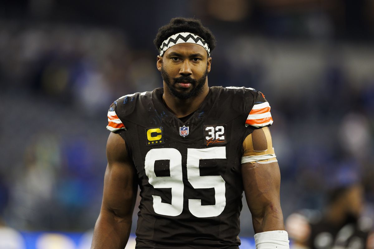  Myles Garrett: Cleveland's Defensive Powerhouse Eyeing a Lucrative Contract Renewal