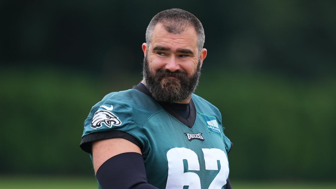  NFL Star Jason Kelce’s Super Bowl Ring Disappears Into a Vat of Cincinnati’s Famous Chili An Unbelievable Tale---